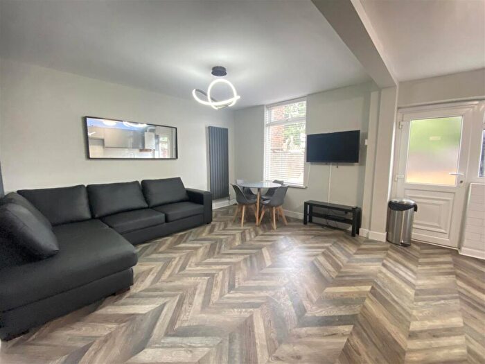 4 Bedroom Property To Rent In East Grove, Chorlton-on-Medlock, £pppw, M13