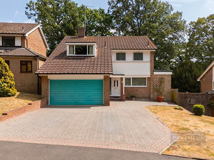 4 Bedroom Detached House For Sale In Hollingsworth Road, Croydon, CR0