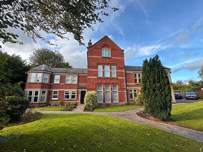 2 Bedroom Flat For Sale In Moorside Road, Swinton, M27