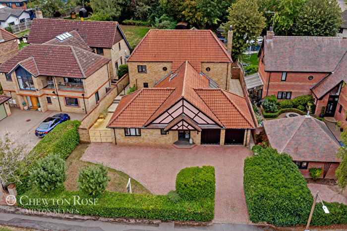 5 Bedroom Detached House For Sale In Redland Drive, Loughton, MK5