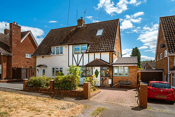 3 Bedroom Semi-Detached House For Sale In Maitland Road, Dudley, DY1