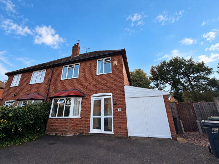 3 Bedroom Semi-Detached House To Rent In Highfield Drive, Sutton Coldfield, B73