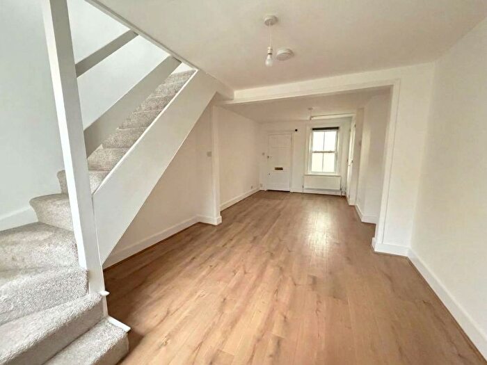 1 Bedroom Cottage To Rent In Union Street, High Barnet, EN5