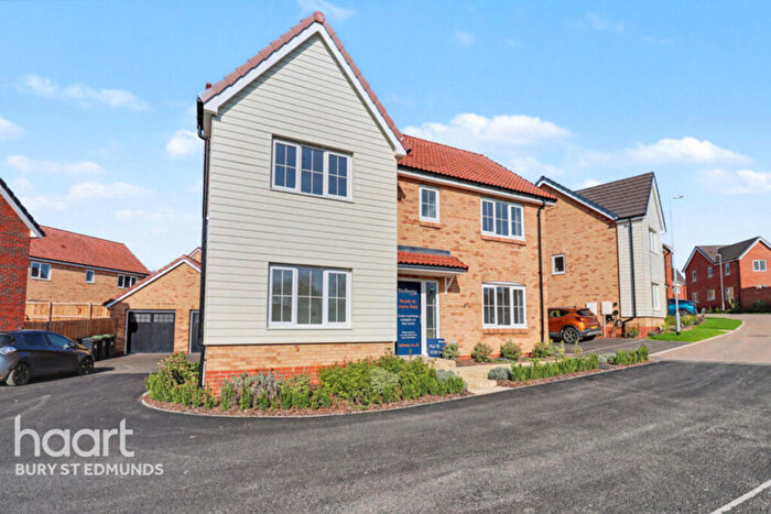 4 Bedroom Detached House For Sale In Gun Cotton Way, Stowmarket, IP14