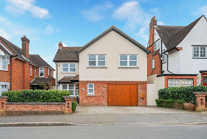 4 Bedroom Detached House For Sale In Parkway, Gidea Park, RM2