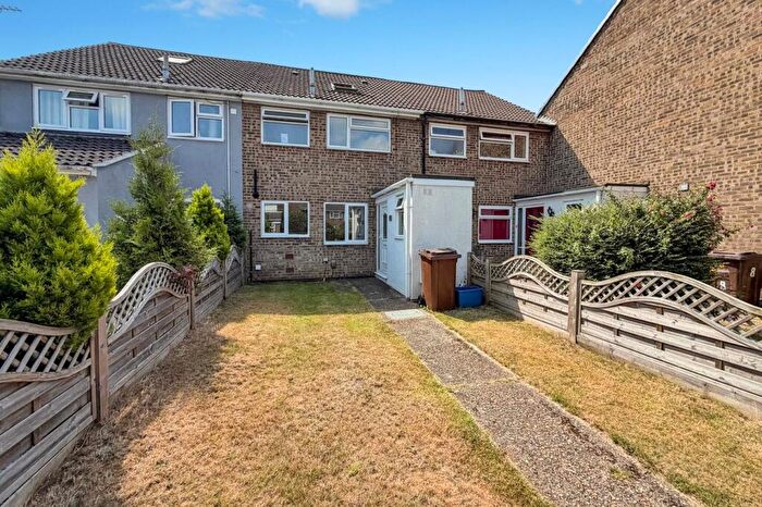 4 Bedroom Terraced House For Sale In Kenyon Walk, Wigmore, Gillingham, ME8