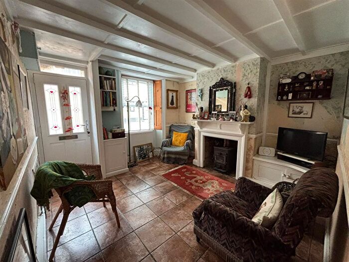 2 Bedroom Cottage For Sale In Hermitage Street, Crewkerne - No Chain, TA18