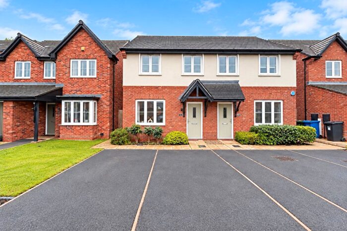3 Bedroom Semi-Detached House For Sale In Buttercup Meadow, Standish, Wigan, WN6