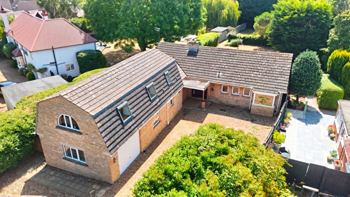 4 Bedroom Detached House For Sale In Doddington Road, Earls Barton, NN6