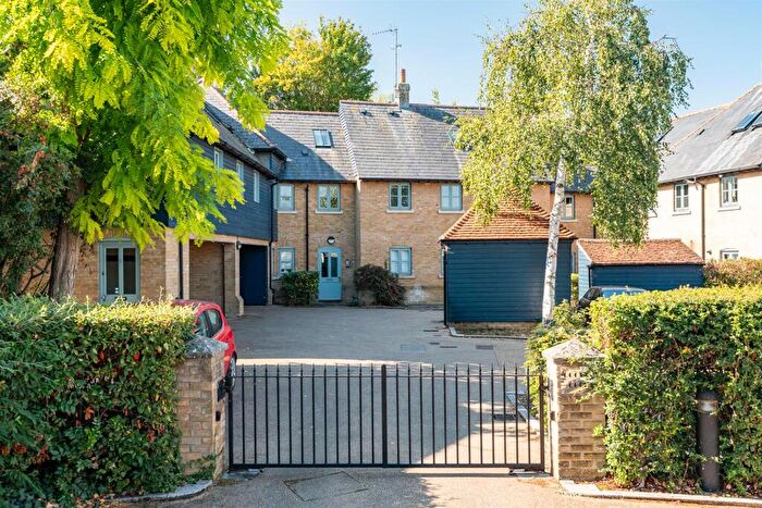 2 Bedroom Apartment For Sale In Coopers Court, Hertford, SG14
