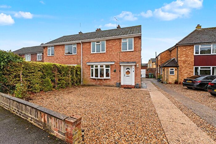 3 Bedroom Semi-Detached House For Sale In Scheduled Viewing Day - Saturday Th November - Manor Crescent, Wendover, HP22
