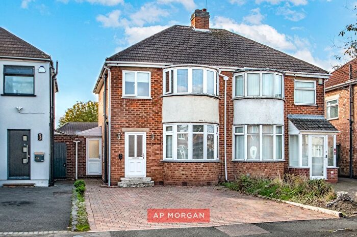 3 Bedroom Semi-Detached House For Sale In Harvard Road, Lyndon, Solihull, West Midlands, B92