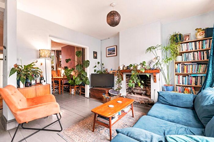 2 Bedroom Terraced House For Sale In Cranworth Road, Worthing, BN11