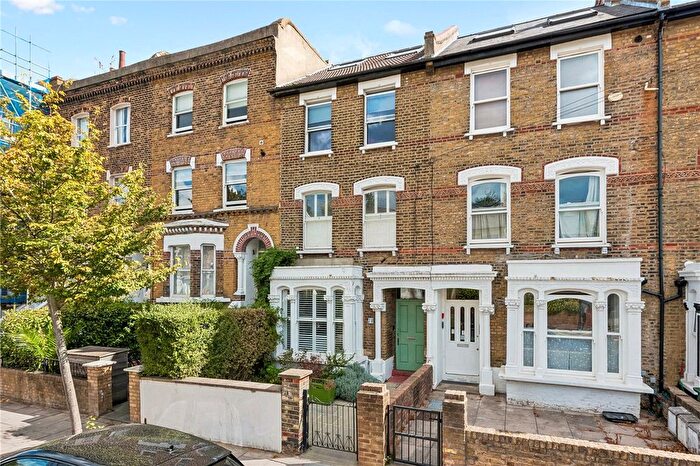 2 Bedroom Flat For Sale In St. Thomas's Road, London, N4