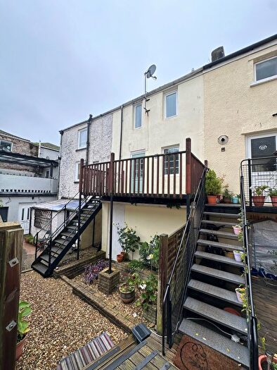 2 Bedroom Flat For Sale In St Marys Street, Chepstow, NP16