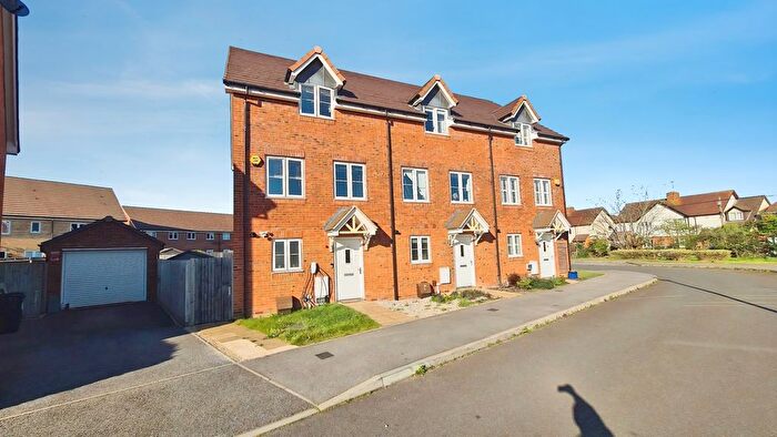 3 Bedroom End Of Terrace House To Rent In Lailey Path, Shinfield, Reading, RG2