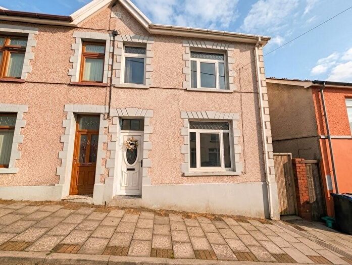 3 Bedroom Semi-Detached House For Sale In Lock Street, Abercynon, Mountain Ash, CF45