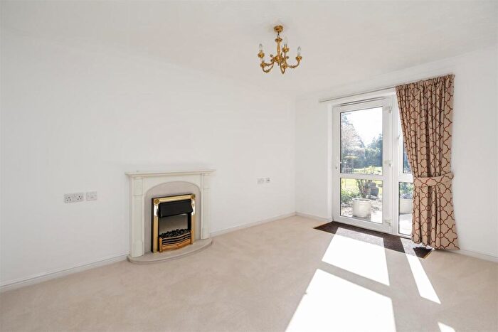 1 Bedroom Flat To Rent In Bristol Road, Selly Oak, Birmingham, B29