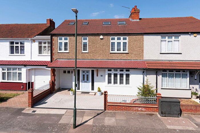 5 Bedroom Semi-Detached House For Sale In Palmeira Road, Bexleyheath, DA7