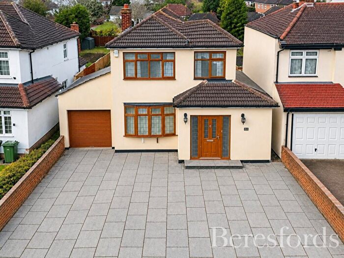 4 Bedroom Detached House For Sale In Elmhurst Drive, Hornchurch, RM11