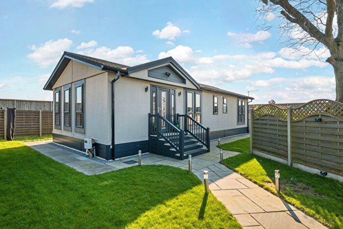 2 Bedroom Mobile/park Home For Sale In Four Oaks Park, Eye Road, Brome, Eye, Suffolk, IP23