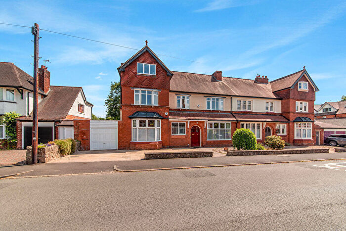 7 Bedroom Semi-Detached House For Sale In Norman Road, Northfield, Birmingham, West Midlands, B31