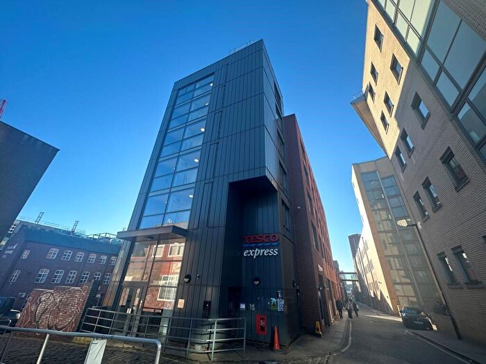 1 Bedroom Flat For Sale In Apartment Pearl Works, Sheffield, South Yorkshire, S1
