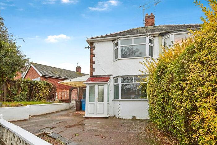 3 Bedroom Semi-Detached House For Sale In Aylesbury Avenue, Chaddesden, Derby, DE21