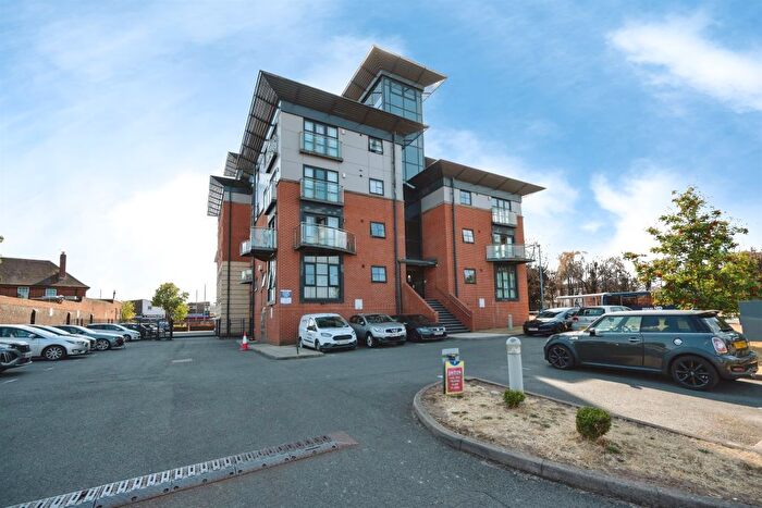 2 Bedroom Flat For Sale In Walsall Road, West Bromwich, B71