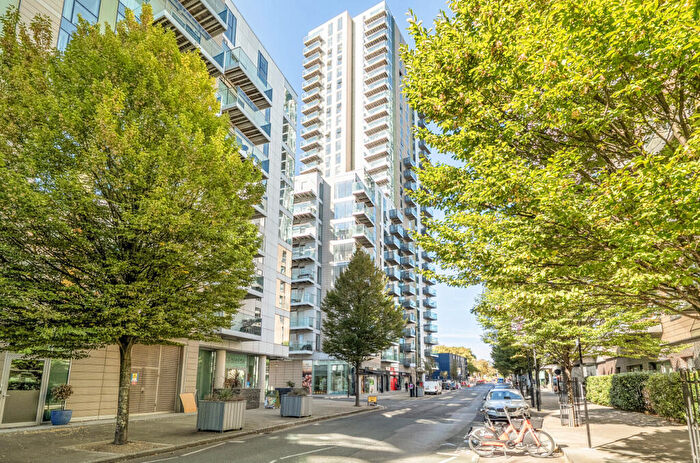 2 Bedroom Apartment For Sale In Woodberry Grove, Woodberry Down, N4