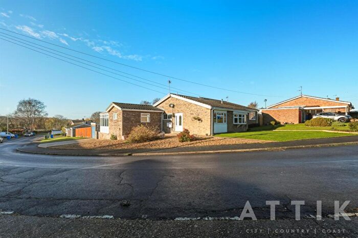 4 Bedroom Semi-Detached Bungalow For Sale In Chichester Road, Halesworth, IP19