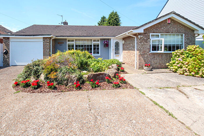 3 Bedroom Detached Bungalow For Sale In Densole, O.E.I.O £, CT18