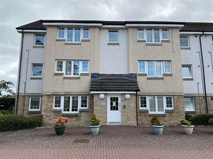 2 Bedroom Flat To Rent In Simpson Square, Perth, PH1