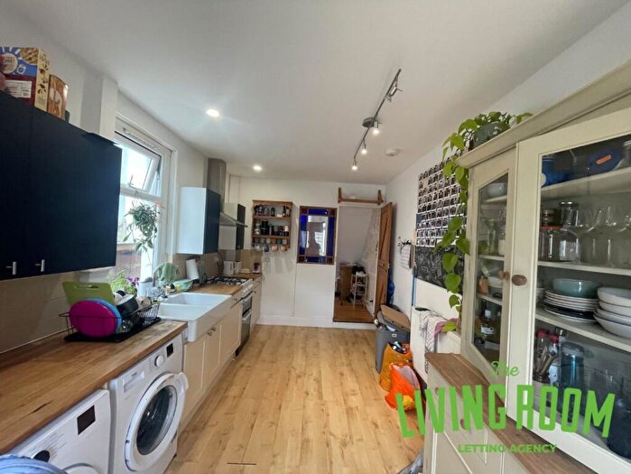 3 Bedroom House To Rent In Australia Road, Cathays, CF14
