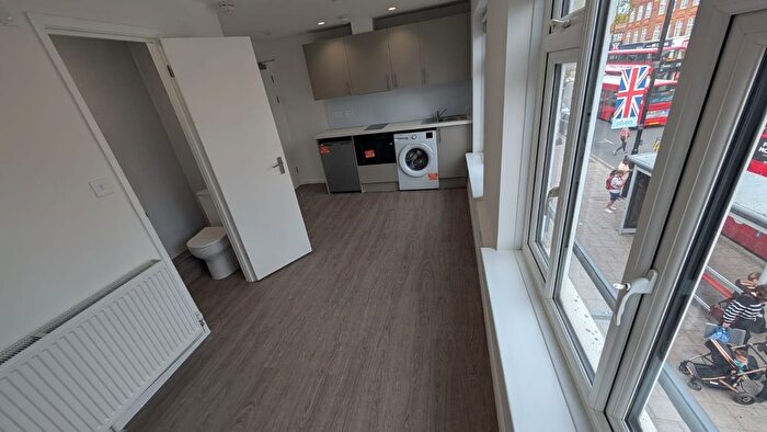 Studio To Rent In High Road, Ruislip, HA4