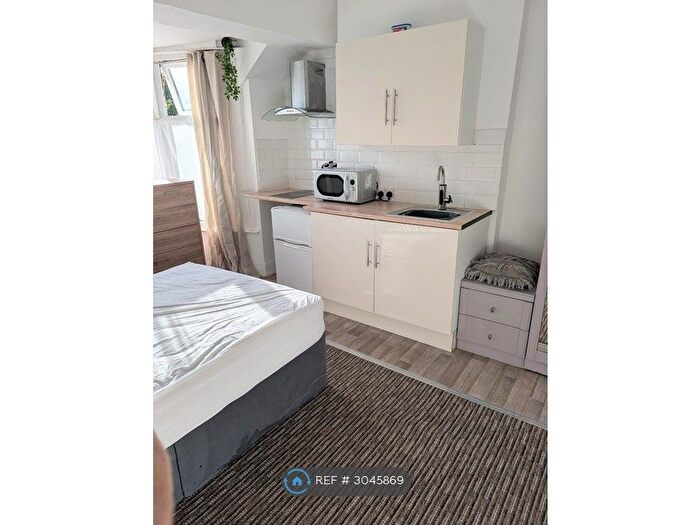 Studio To Rent In Valletort Road, Plymouth, PL1