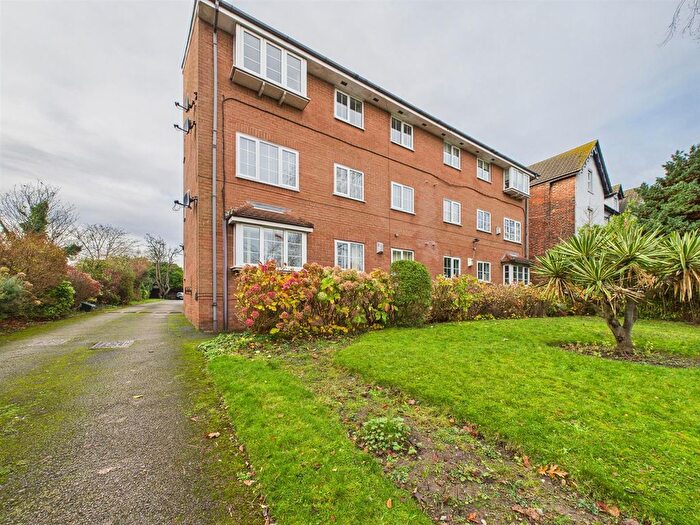 2 Bedroom Flat For Sale In Penkett Gardens, Penkett Road, Wallasey, CH45