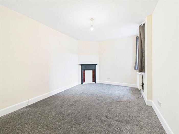 2 Bedroom Apartment To Rent In Coulsdon, Surrey, CR5