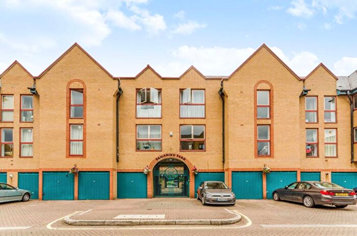 2 Bedroom Flat To Rent In Tamarind Yard, Wapping, London, E1W