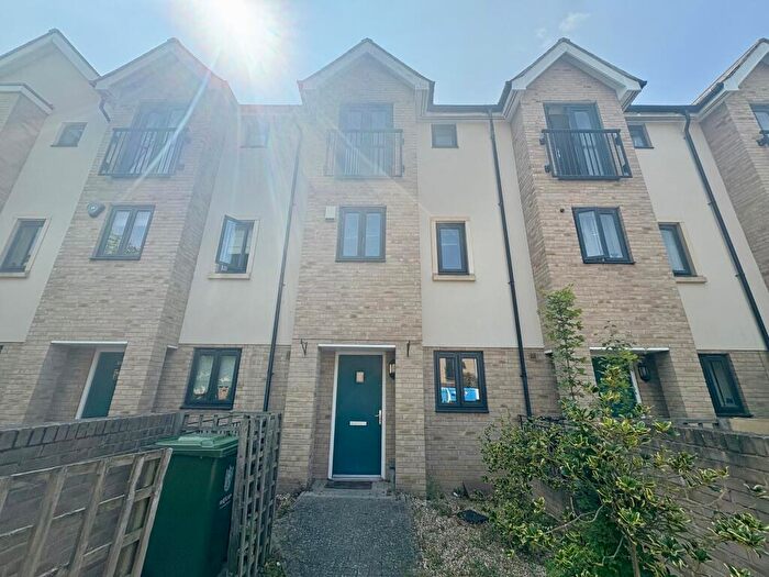 4 Bedroom Detached House To Rent In Circus Drive, Orchard Park, Cambridge, CB4