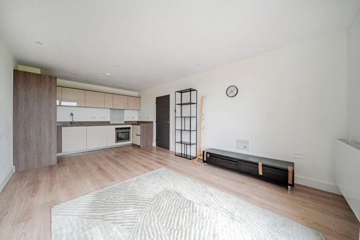 2 Bedroom Flat For Sale In London Road, Sevenoaks, TN13