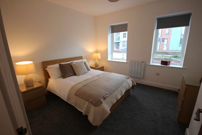 2 Bedroom Flat To Rent In Horninglow Street, Staffordshire, Burton Upon Trent, DE14