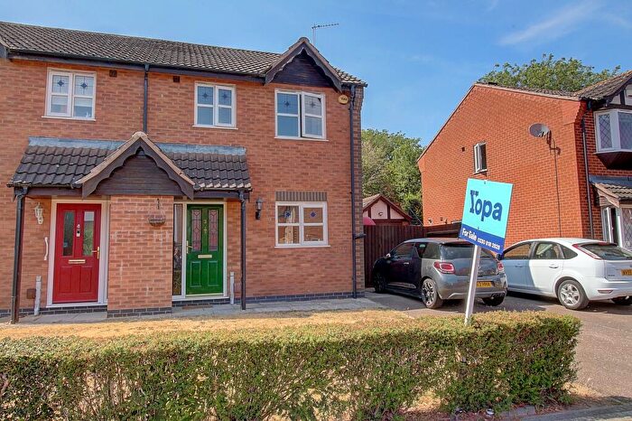 3 Bedroom Semi-Detached House For Sale In Sandhurst Gardens, Leicester, LE3