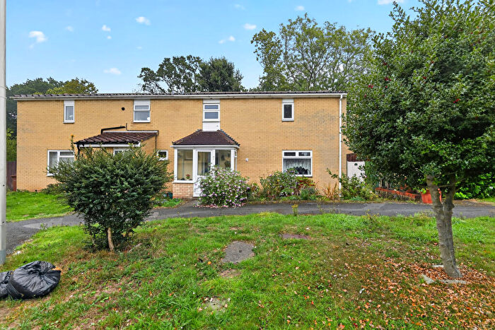 3 Bedroom Semi-Detached House For Sale In Cookham Wood Road, Rochester, Medway, ME1