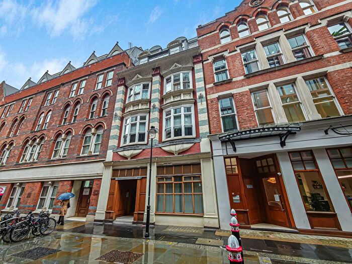 1 Bedroom Flat For Sale In Bream's Buildings, London, EC4A