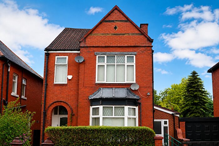 5 Bedroom Detached House For Sale In Kensington Road, Oldham, OL8