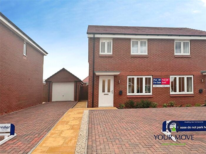 3 Bedroom Semi-Detached House For Sale In Leyland Road, Bulkington, Bedworth, Warwickshire, CV12