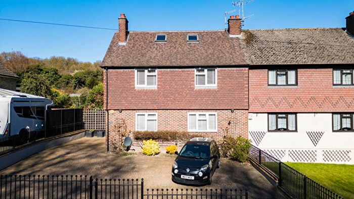 4 Bedroom Semi-Detached House For Sale In London Road, Farningham, Dartford, DA4