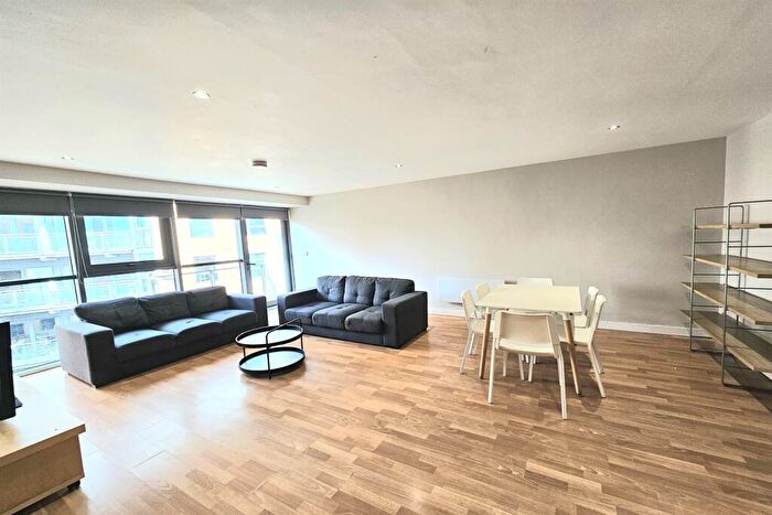 5 Bedroom Apartment To Rent In West One Space, City Centre, S1