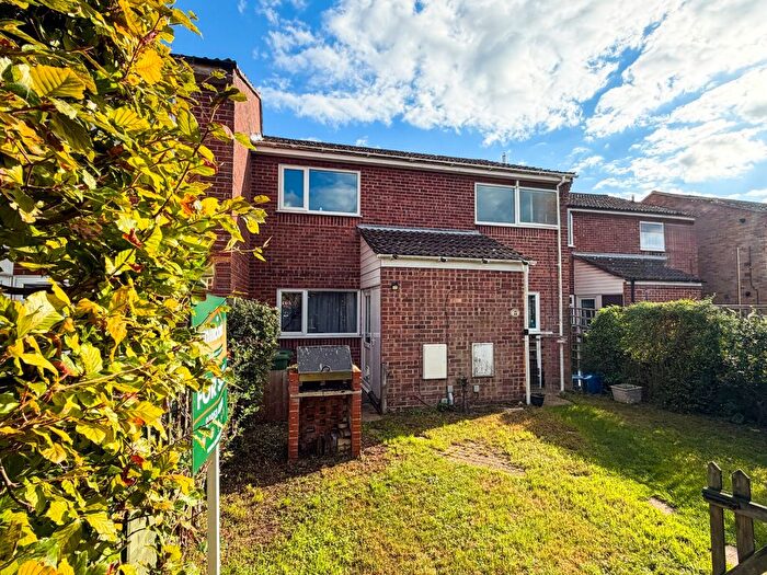 2 Bedroom Maisonette For Sale In Woodside Court, Attleborough, Norfolk, NR17